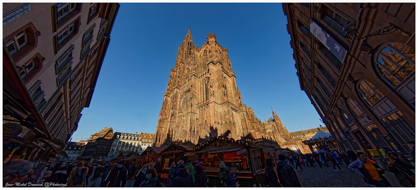 Panoramic view of Strasbourg Cathedral during the Christmas season